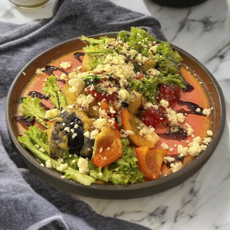 Салат с баклажанами и сыром